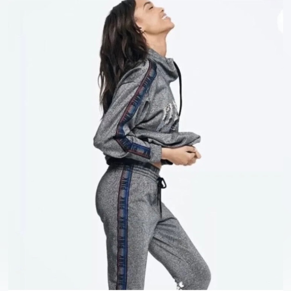 PINK-Victoria’s Secret Jogger Set